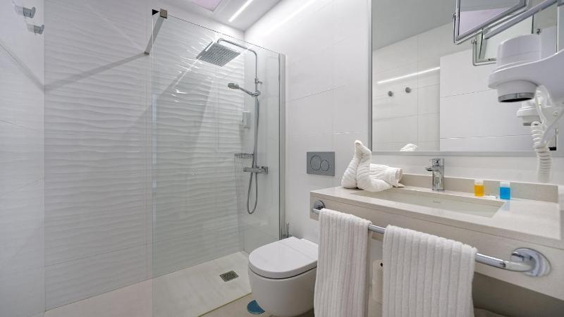 Bungalow Suite image 3