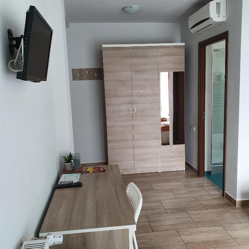 Double or Twin Room image 2