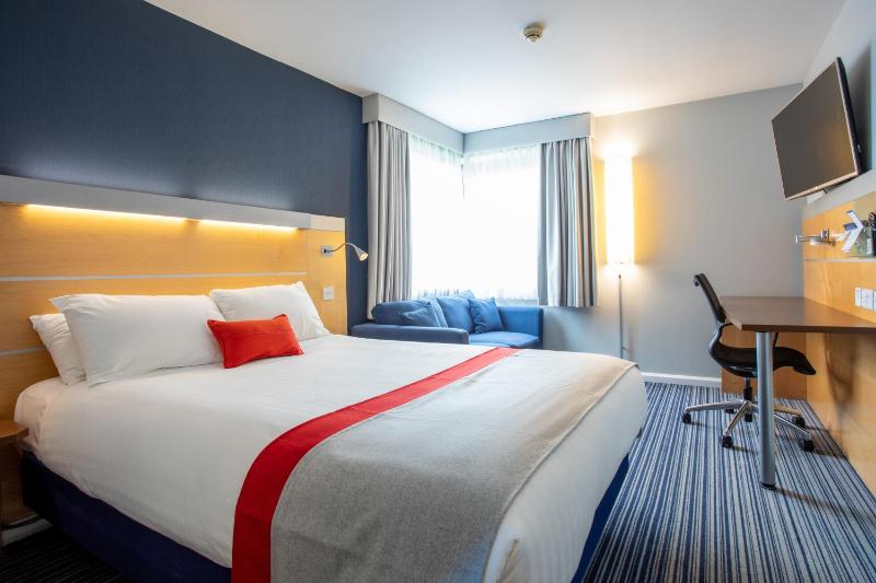 Standard Double Room with Sofa Bed and Free Hot Breakfast image 3