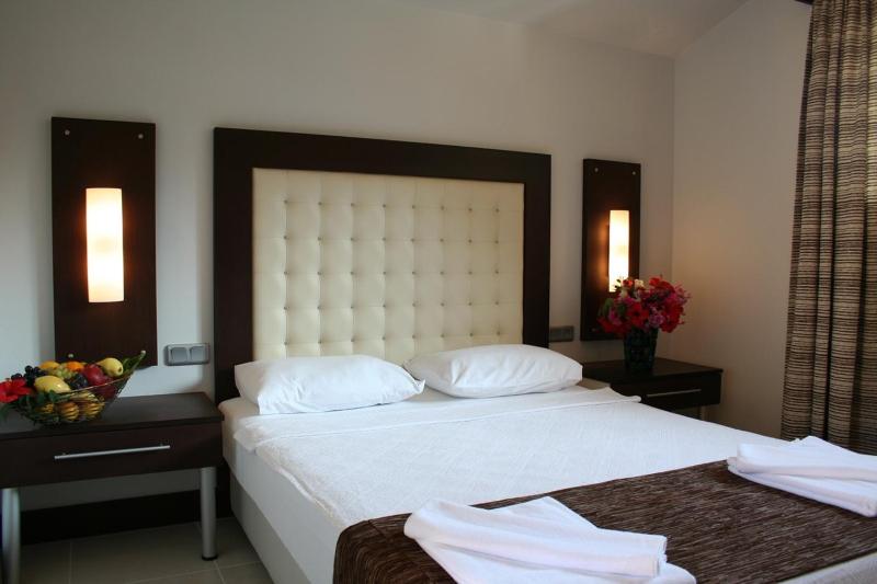 Two Connecting Double Rooms image 2