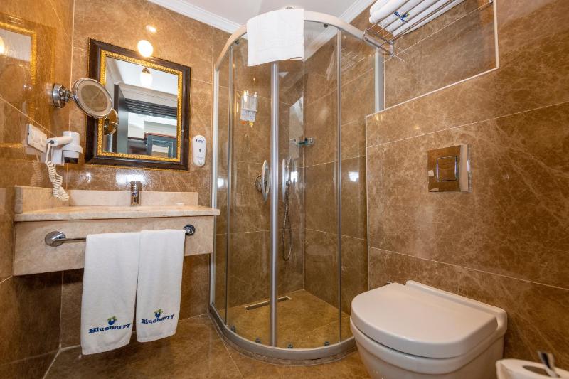 Double or Twin Room with Balcony image 2