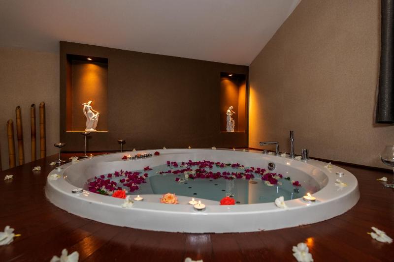Blueberry Boutique Hotel - image 30