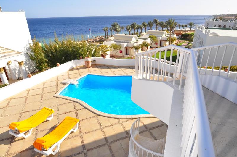Carlton Luxury Villa - image 1