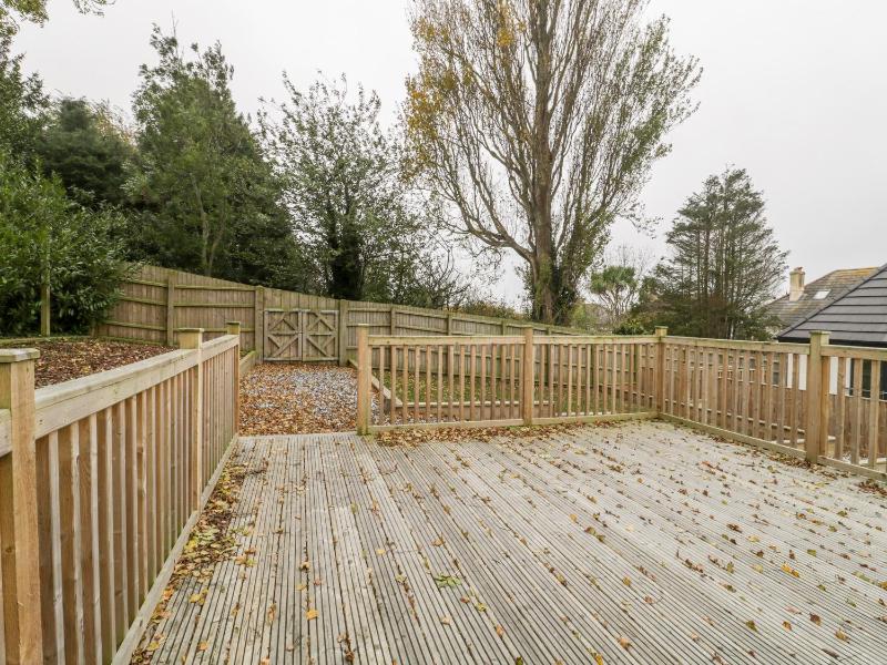Flat 2 38 Preston Road - image 26