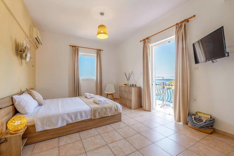 Premium Room with Sea View image 1