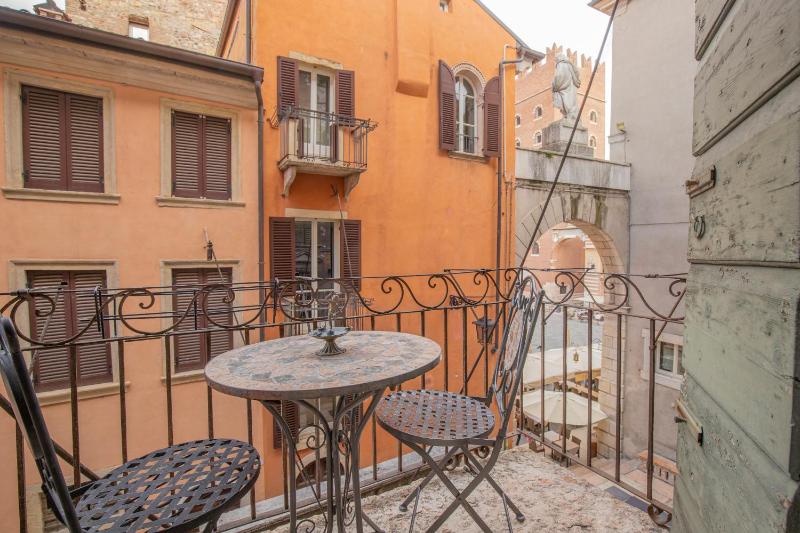 Corte Realdi Piazza Erbe Verona - image 13