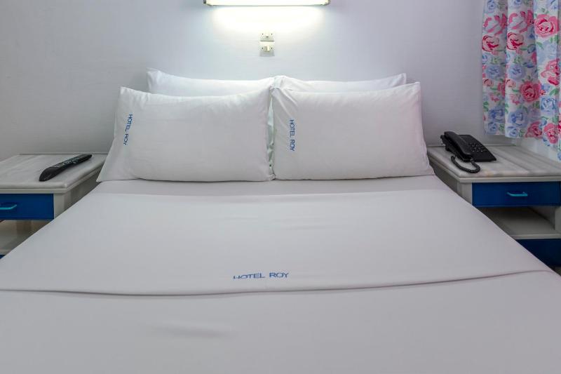 Economy Double Room image 4