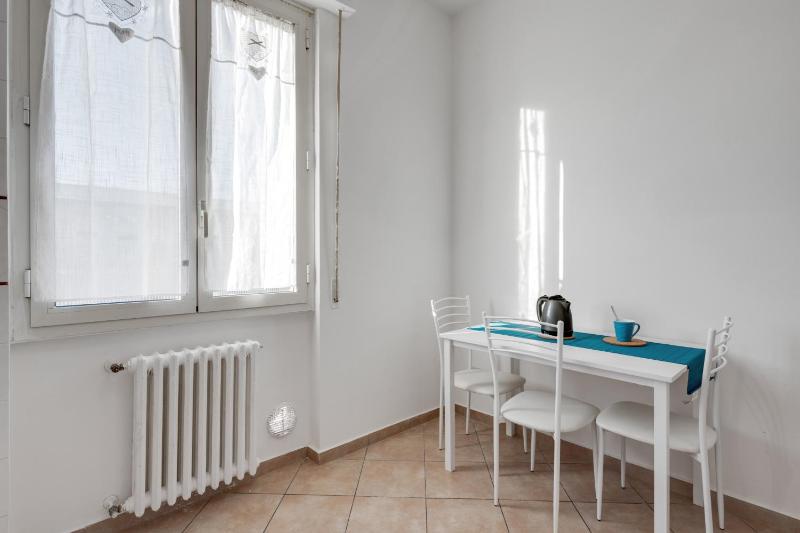 One-Bedroom Apartment image 4