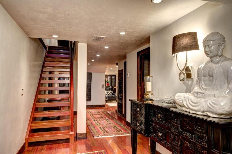 Five-Bedroom Apartment image 2