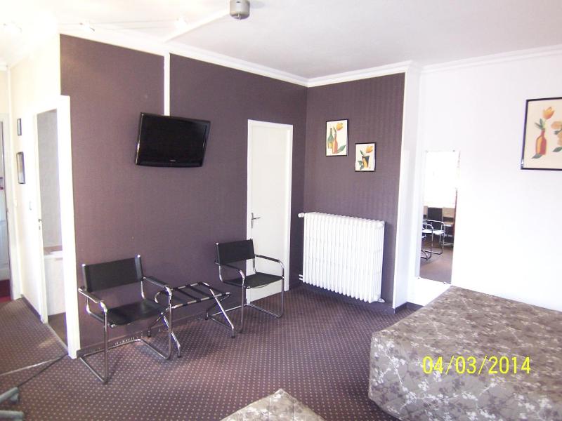 Quadruple Room image 2