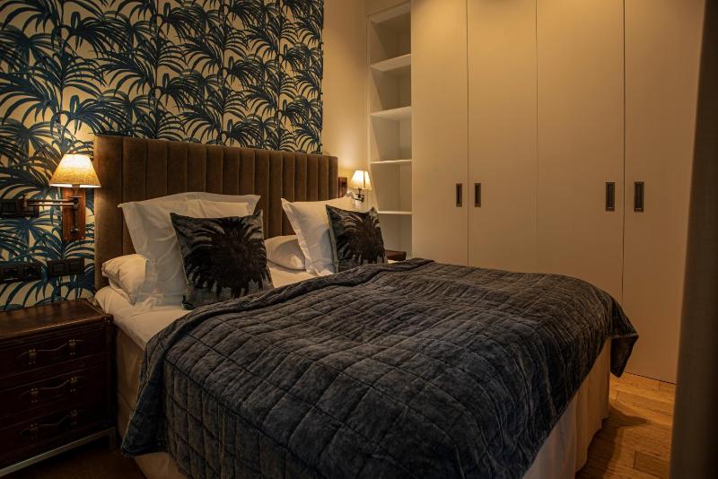 Standard Suite image 2