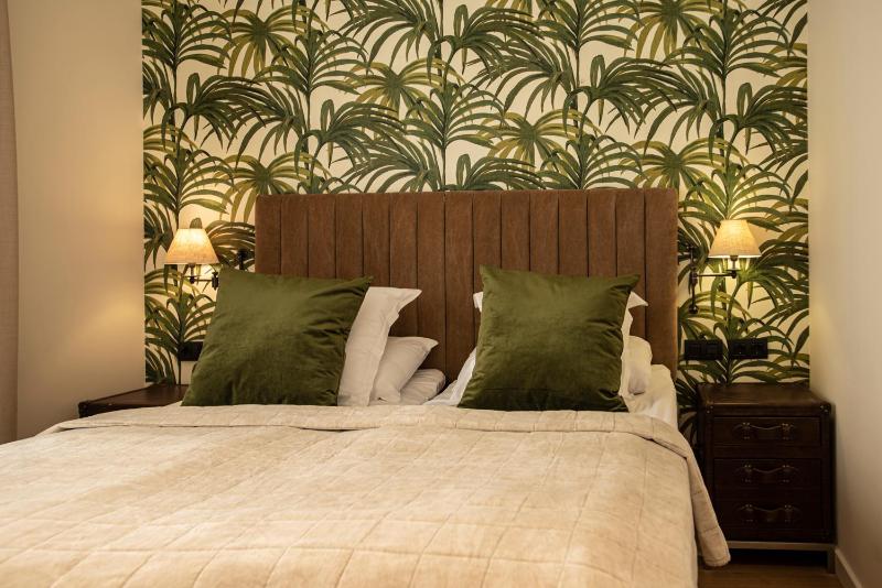 Standard Suite image 3