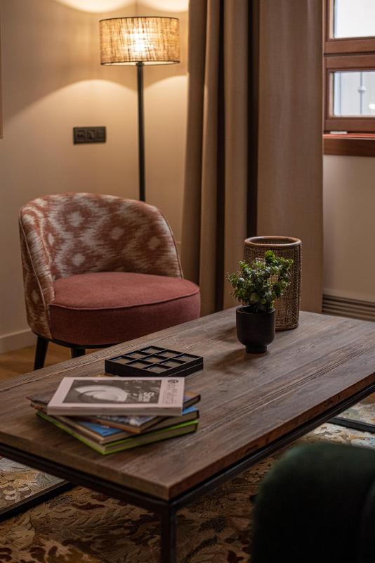 Premium Deluxe Suite image 4