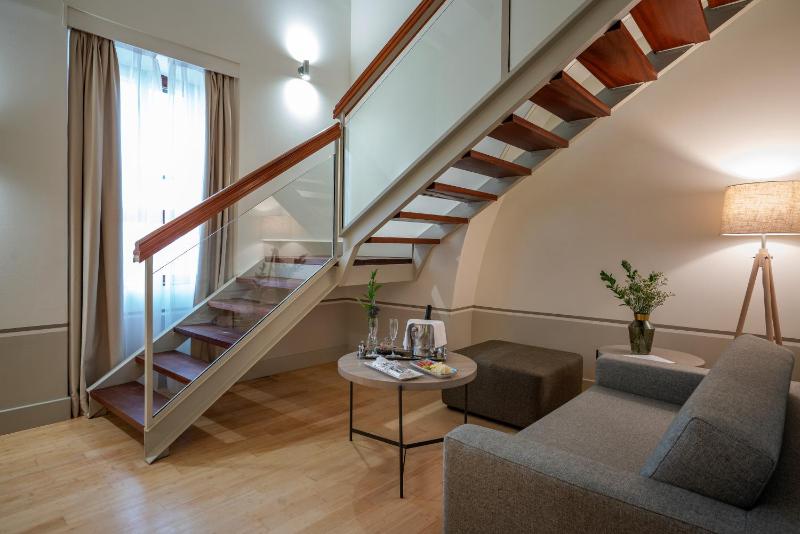Junior Suite with Spa Access image 4