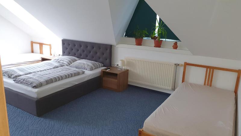 Quadruple Room with Private Internal Bathroom image 3