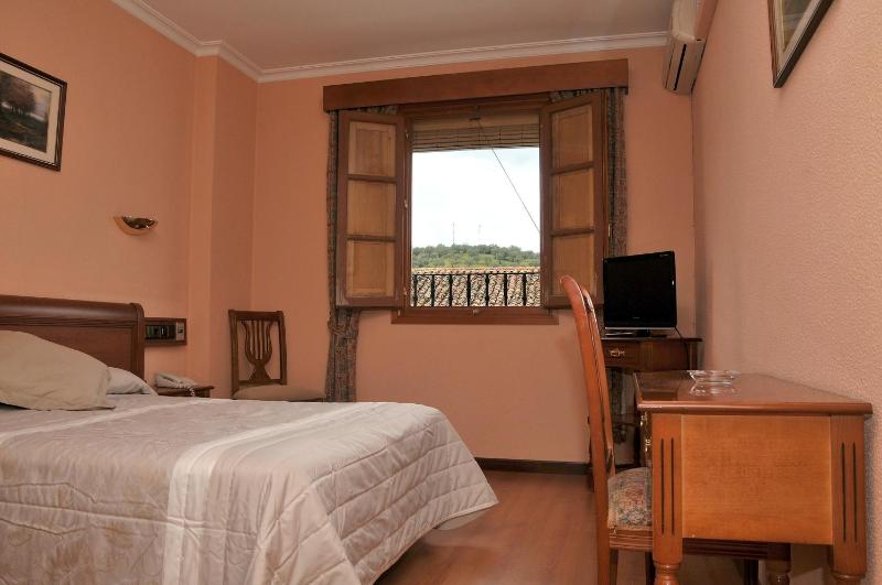 Double Room image 1