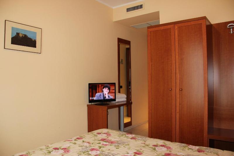 Single Room image 2