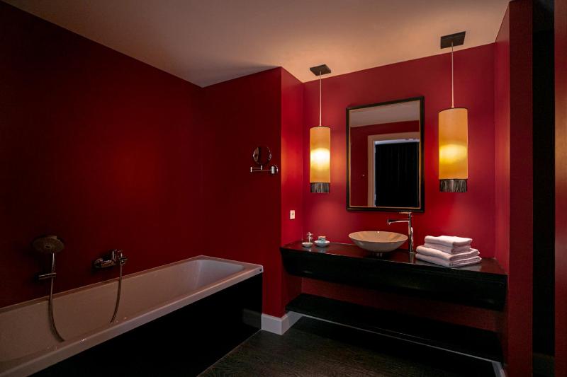 Superior King Room image 2