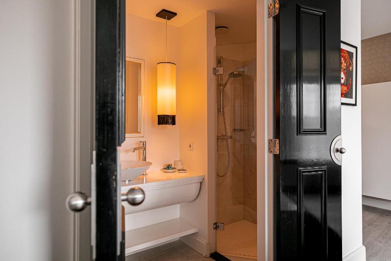 King Room with City View image 2