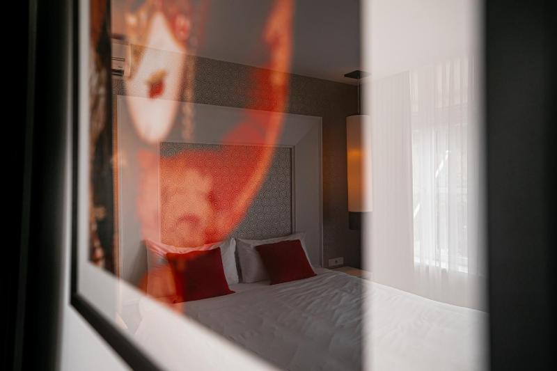 King Room with City View image 4