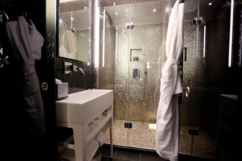 Junior Suite (4 Adults) image 3