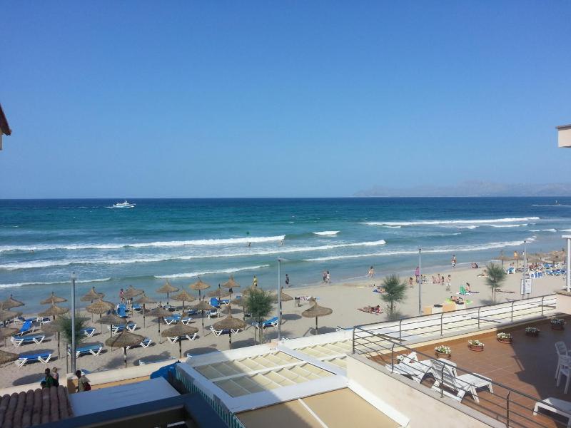 Double or Twin Room room with Side Sea View image 2