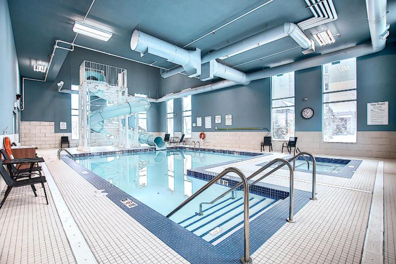 Holiday Inn Express and Suites Calgary Airport Trail NE By IHG - image 7