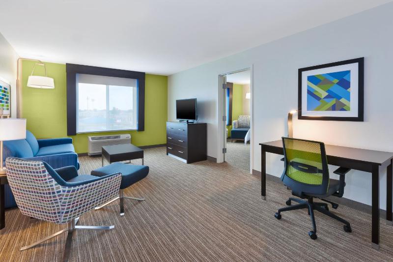 Suite with Two Beds - Non-Smoking image 3