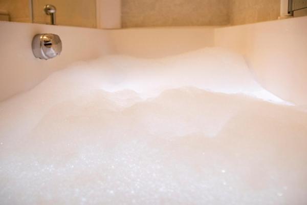 Superior Double Room with Spa Bath image 3