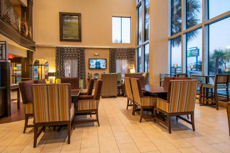 Holiday Inn Express Hotel & Suites Houston North Intercontinental By IHG - image 9