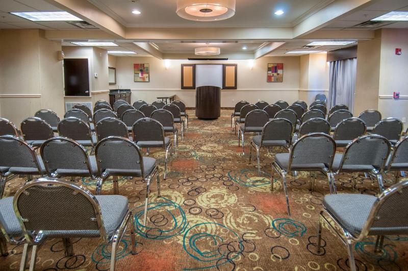 Holiday Inn Express Hotel & Suites Houston North Intercontinental By IHG - image 15