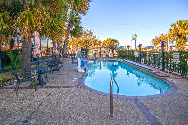 Holiday Inn Express Hotel & Suites Houston North Intercontinental By IHG - image 28