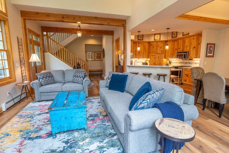 White Wolf Mountain Air Townhome: Elegant Retreat - image 28