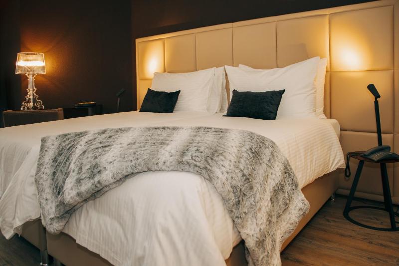 Superior Double Room image 3