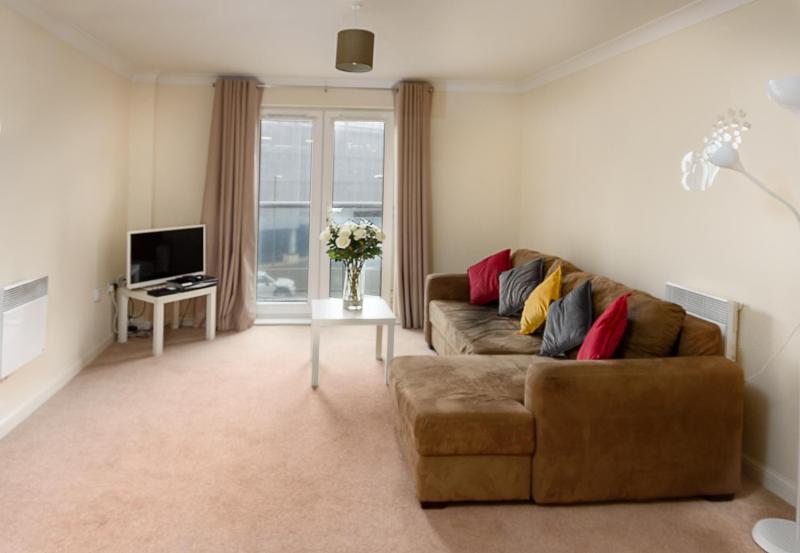 One-Bedroom Apartment Handleys Court image 2