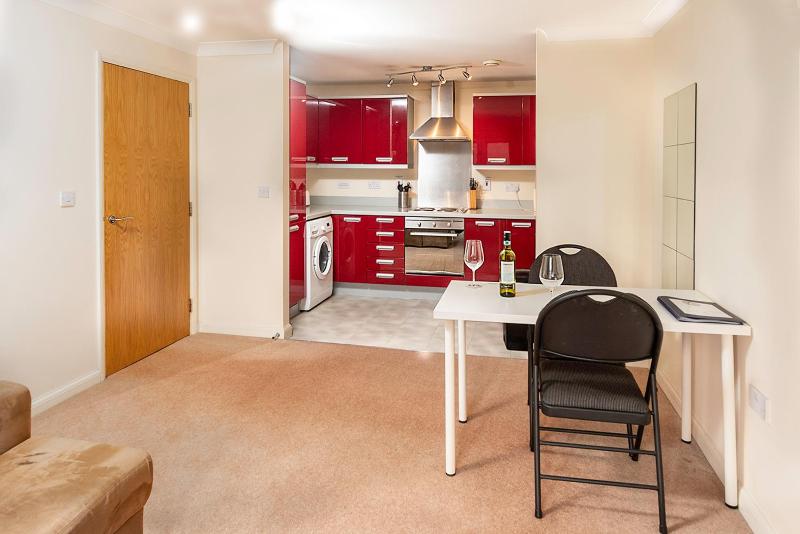 One-Bedroom Apartment Handleys Court image 4