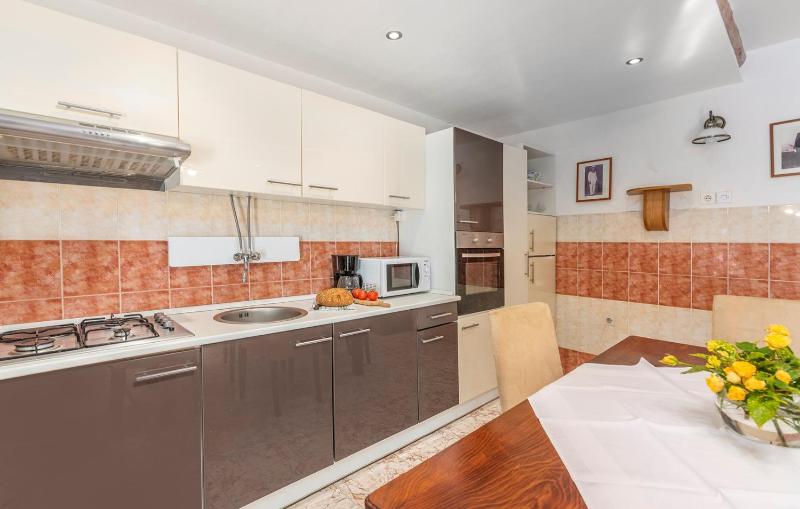 Apartment image 4