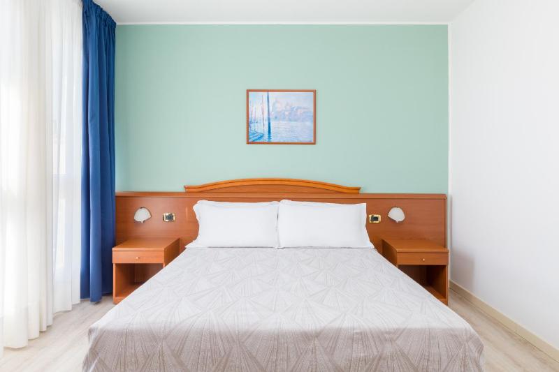 Standard Double Room image 1