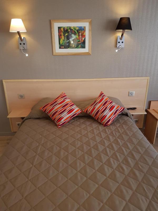 Classic Double Room image 1
