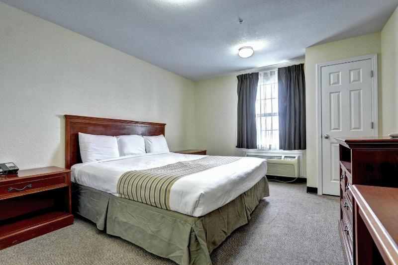 King Room - Accessible/Non-Smoking image 1