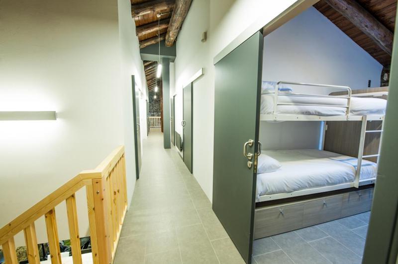 Single Bed in 4-Bed Dormitory Room image 4