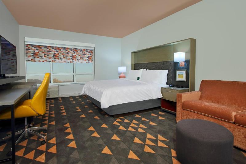 Executive King Room image 3
