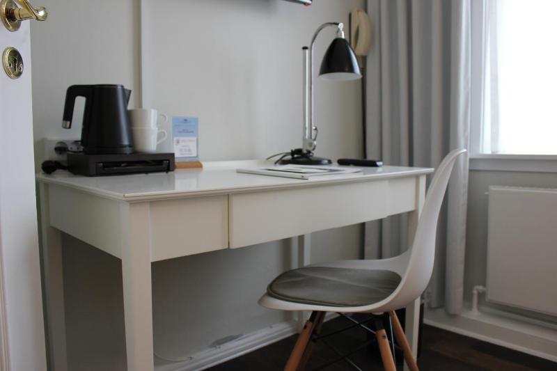 Standard Double Room image 3