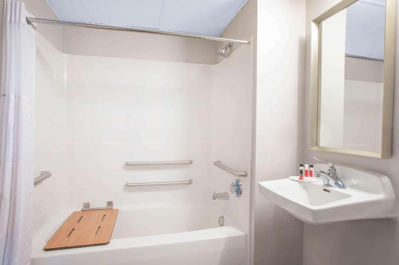 King Room - Mobility Access/Non-Smoking image 3