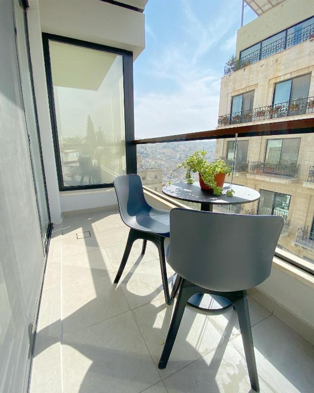 One-Bedroom Apartment image 4