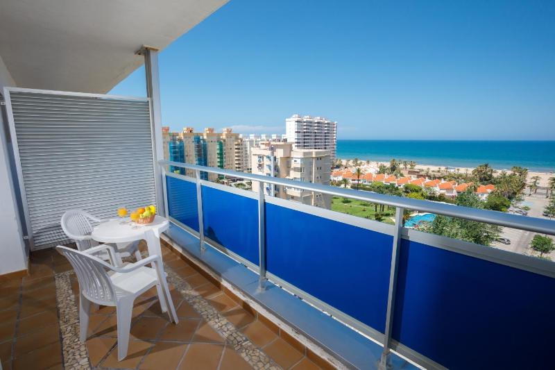 Double Room with Sea View image 3