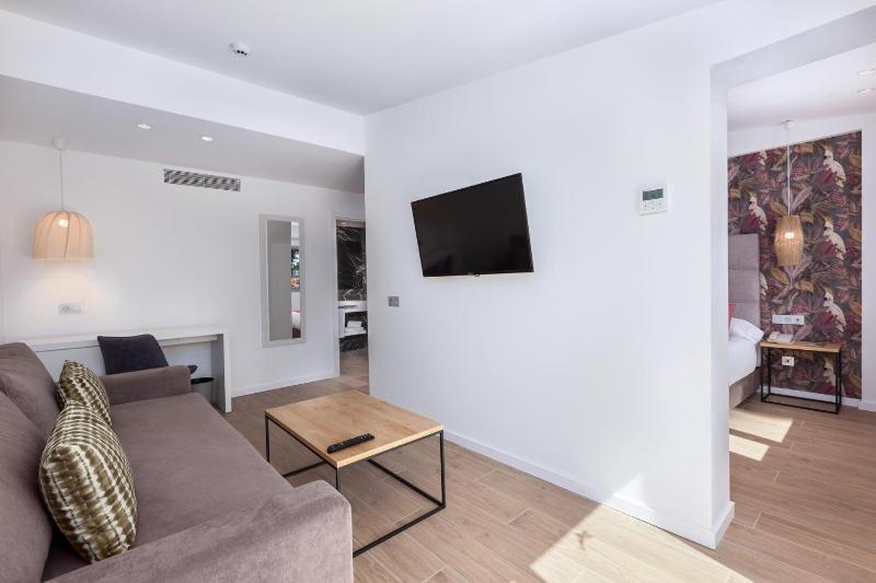 Adults Only Suite (+18 years) image 4