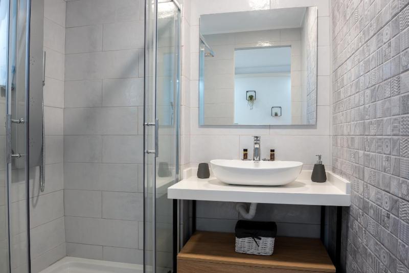 Junior Suite with Garden View image 2