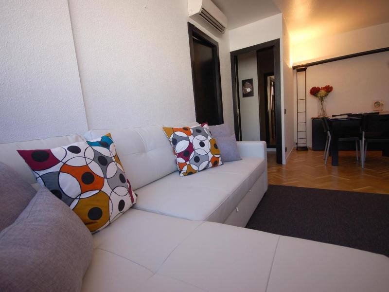 LETS HOLIDAYS Nice apartment in Barcelona - image 2