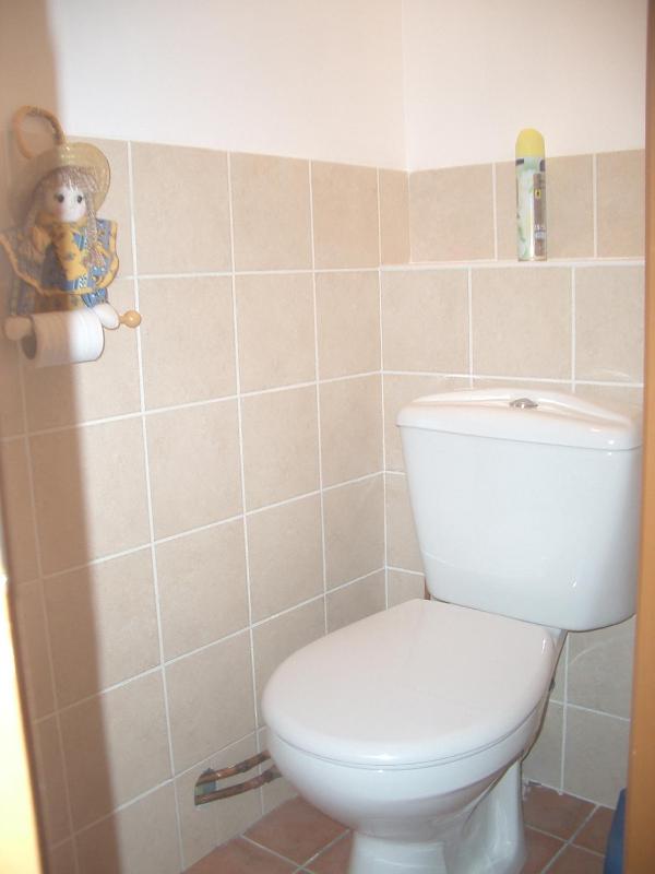 Mixed Dormitory Room image 2